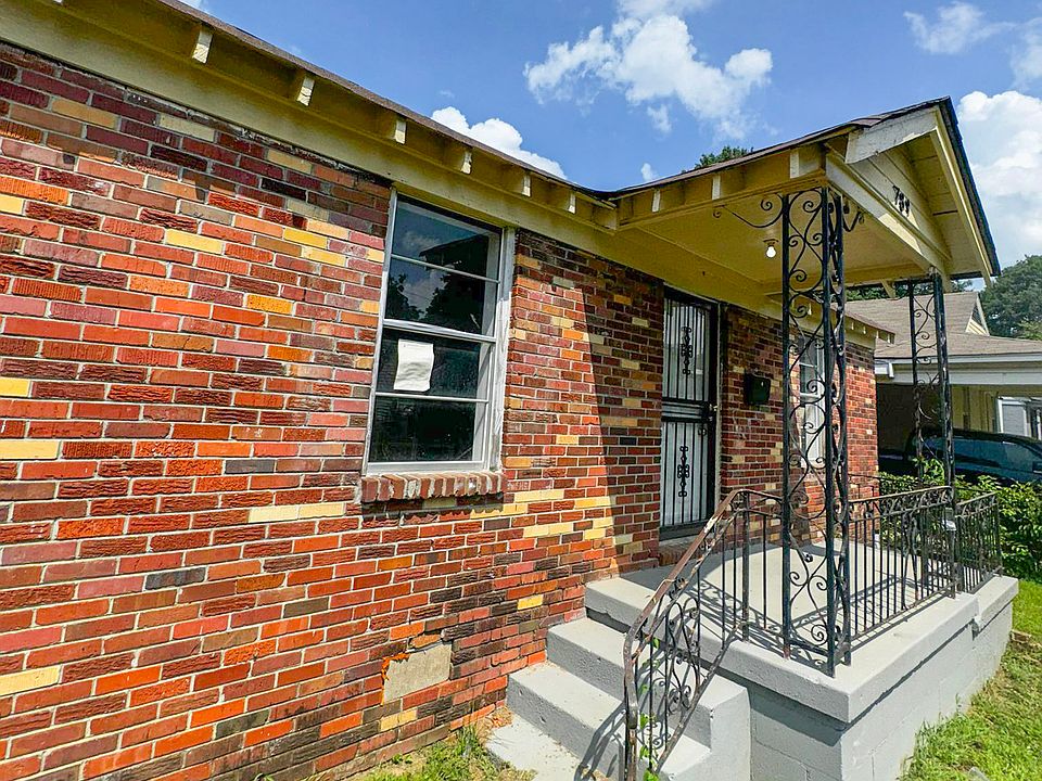2nd image of 789 Dallas St