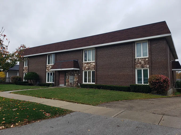 4312 Douglas Rd — Photo 1