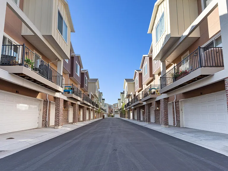South Ridge Townhomes — Photo 2