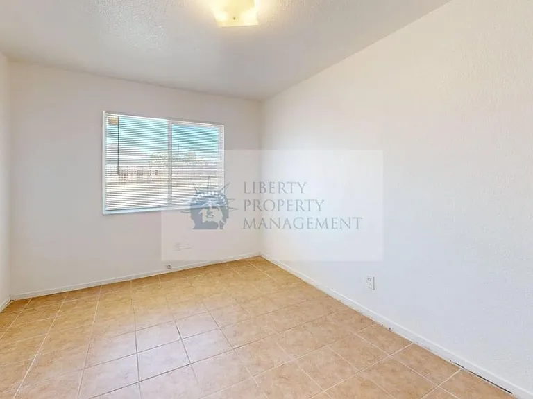 953 W Yosemite Ave #12 — Photo 3