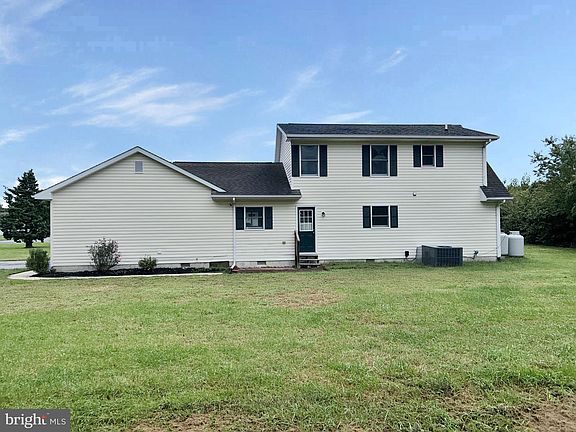2nd image of 400 S Winding Brooke Dr