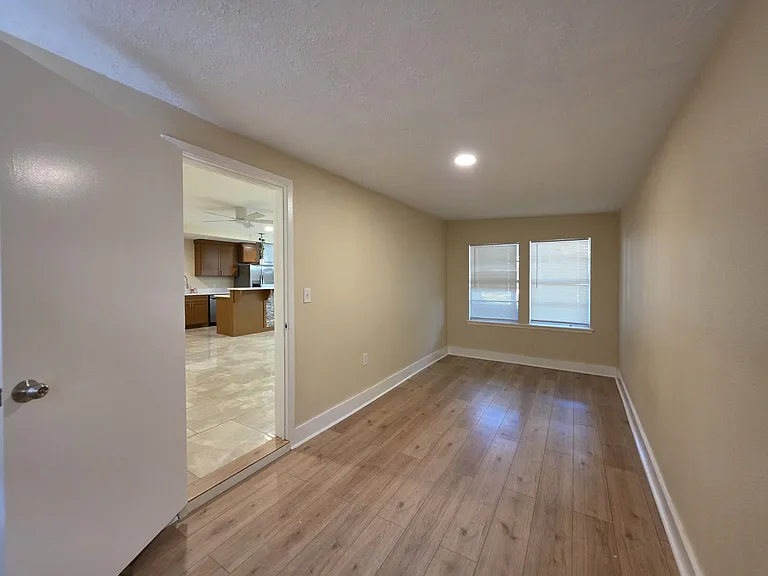 522 E Davilla Ave — Photo 10