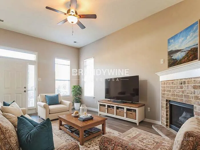 6843 Kerry Valley Ln — Photo 4