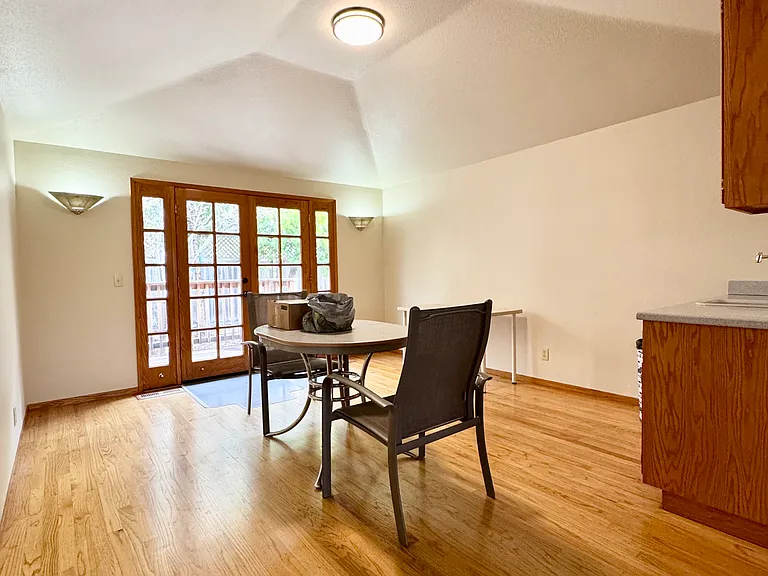 721 William Ct — Photo 12