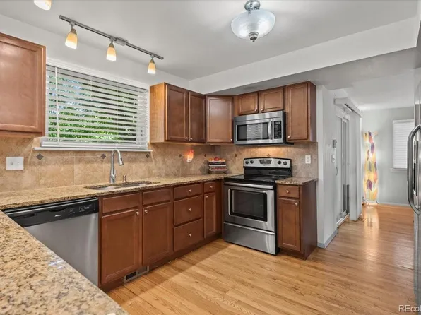 8060 Meadowdale Square, Niwot, CO 80503