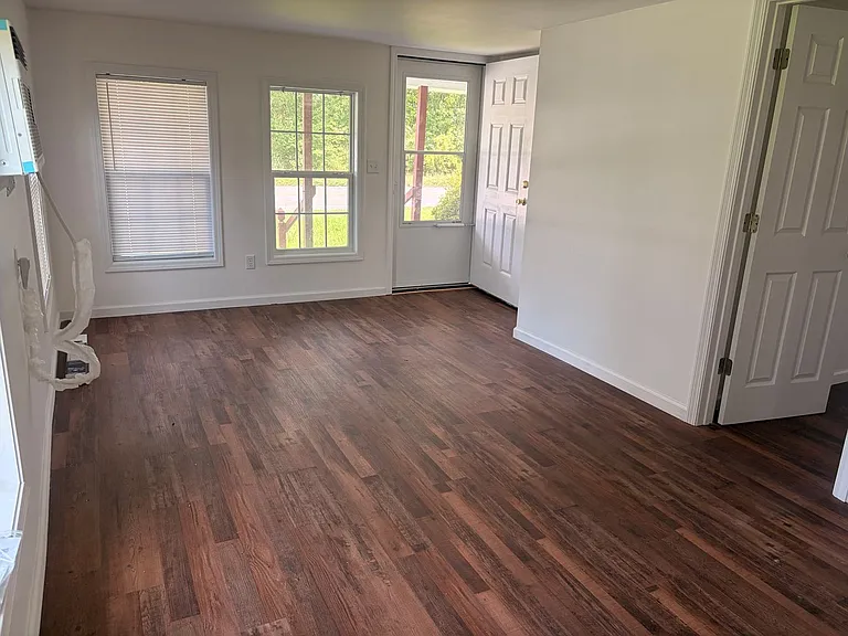 707 N Sycamore St — Photo 5