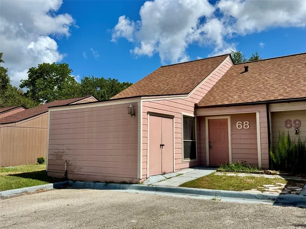 68 Westwood Village Dr #Townhouse 68, Trinity, TX 75862