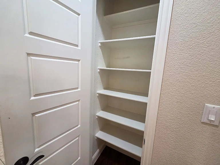 Linen Closet 1a
