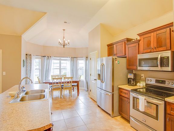 5th image of 4196 Wildberry Dr