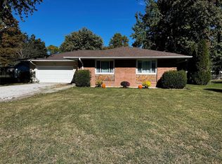 6 W Poos Dr, New Baden, IL