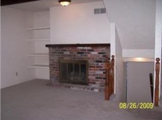 6462 NW 70th St, Kansas City, MO 64151
