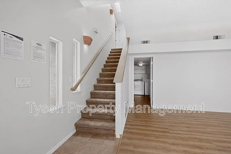 3 bed, 2.0 bath, 1700 sqft, $2,195 — Photo 3