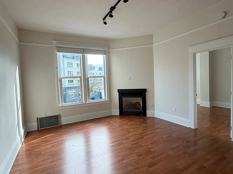 The Lauren Renee Apartments — Photo 10