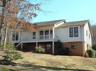121 Sloan St, Franklin, NC 28734