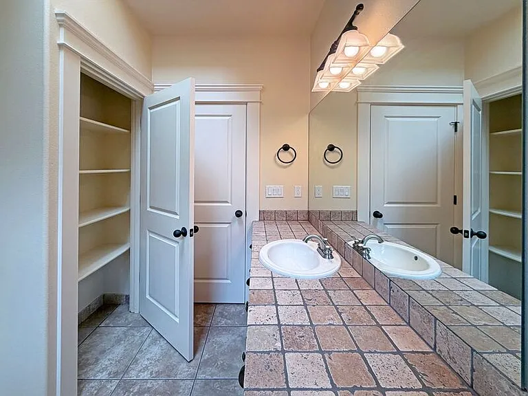 2523 Borders Dr — Photo 11