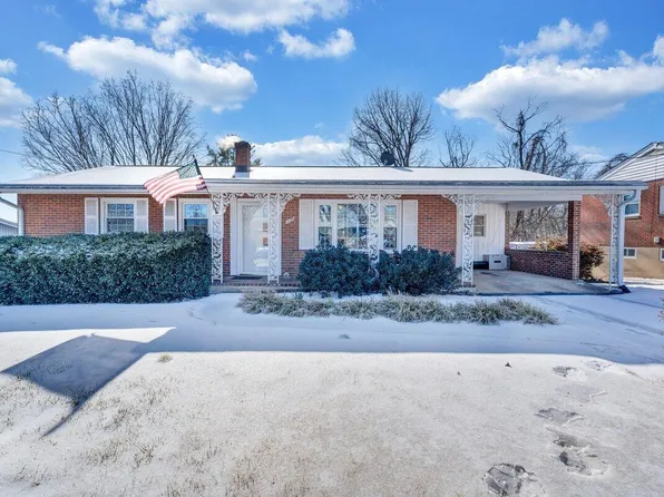 1120 Summit Ln NW, Roanoke, VA 24017