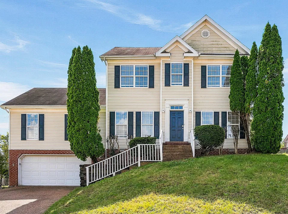 2805 Aston Woods Ct