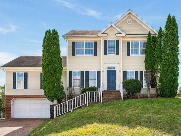 2805 Aston Woods Ct, Thompsons Station, TN 37179