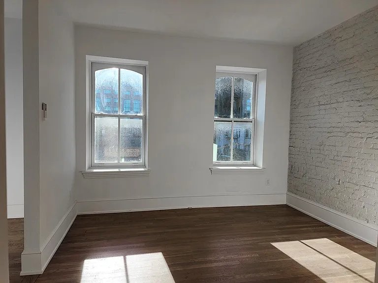 228 E Hanover St #4 — Photo 3
