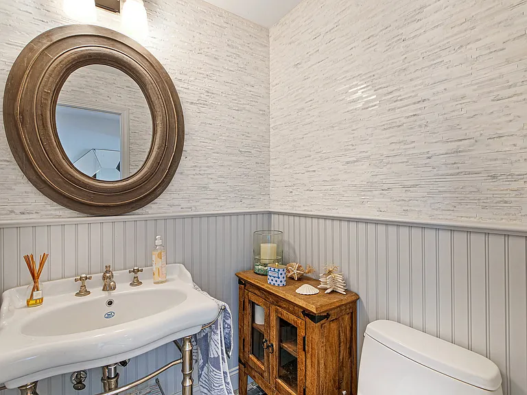 105 Northside Dr — Photo 9
