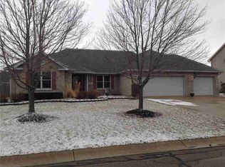 600 S Buckingham Rd, Yorktown, IN 47396