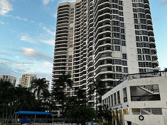 5th image of 19195 Mystic Pointe Dr APT 105