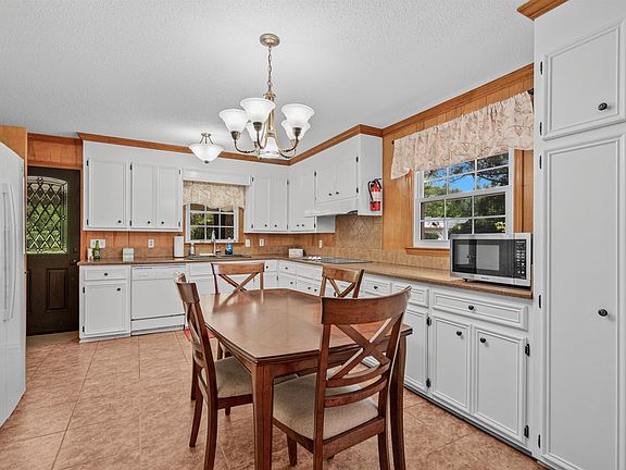 3rd image of 948 Whispering Pines Rd.