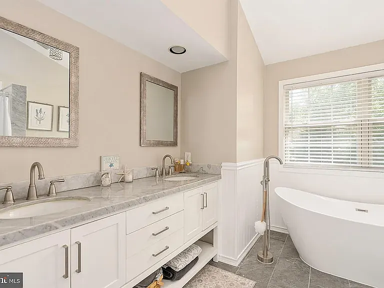 17 Whitestone Dr — Photo 39