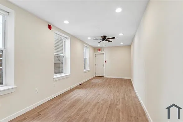 3 bed, 1010 sqft, $1,200 — Photo 4