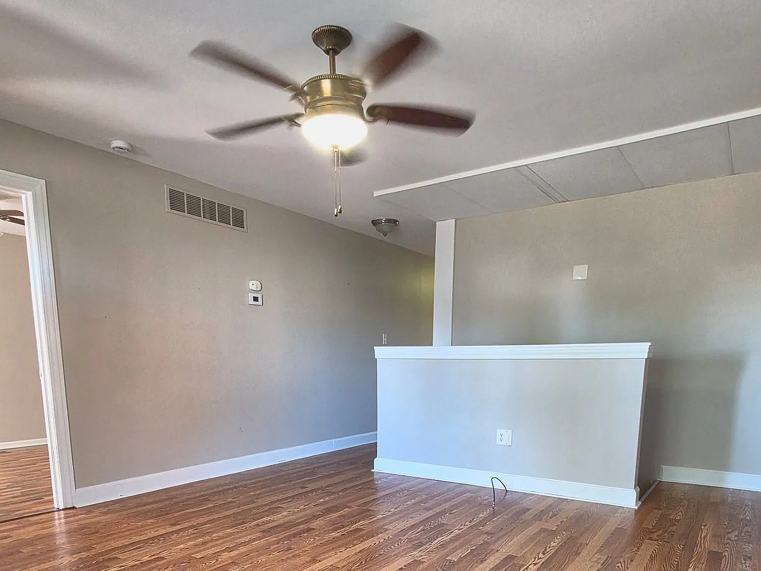 2 bed, 872 sqft, $1,300 — Photo 4