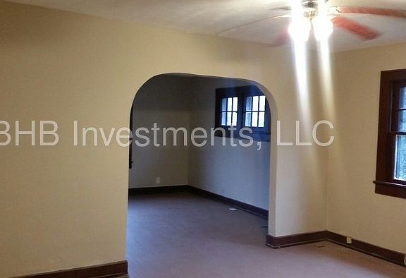 5th image of 1026 N Goodlet Ave