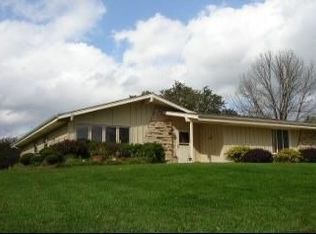 756 E Imperial Dr, Hartland, WI 53029