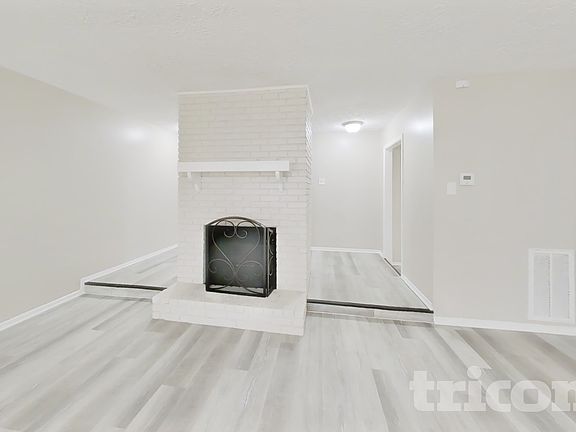 4th image of 3815 Regency Dr