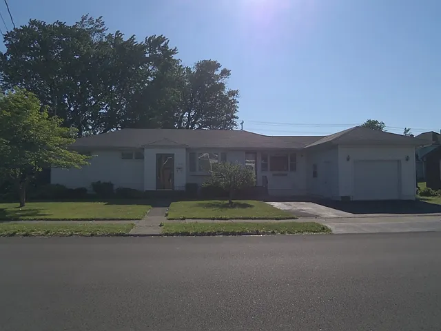 1156 N Main St photo 1