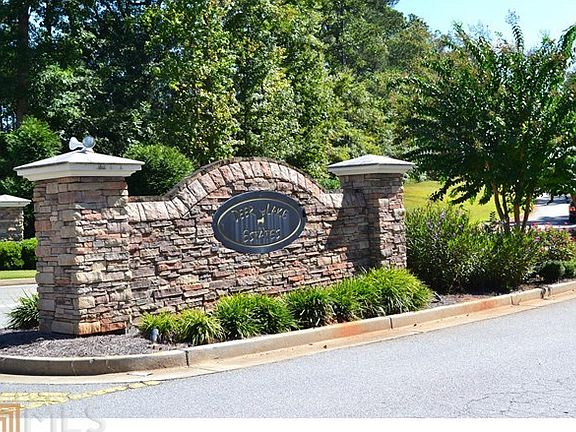 4th image of 703 Deer Lake Dr
