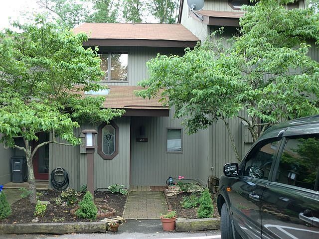 1st image of 21 Willowbrook Dr