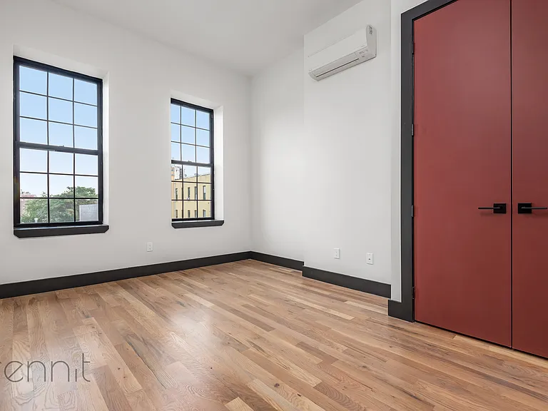 127 Thames St #4F — Photo 10