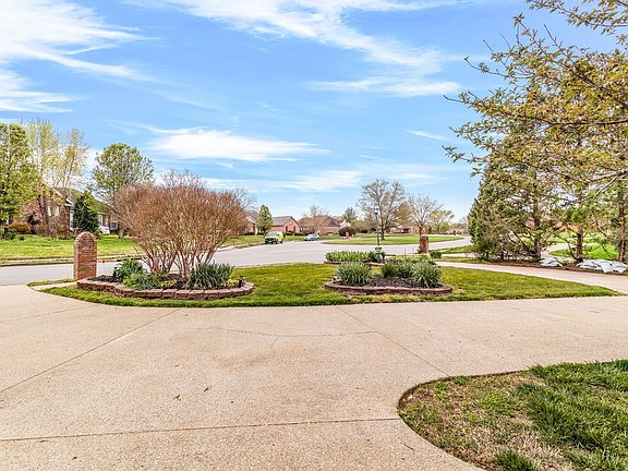 2nd image of 2583 Hedgerow Ln