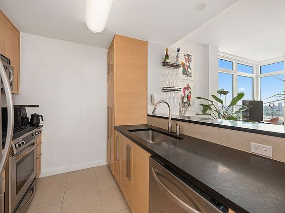 5th image of 415 Main St #1-B