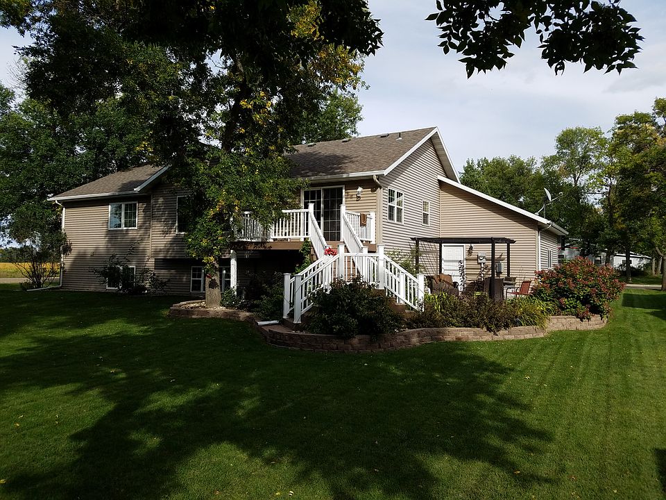 2nd image of 413 23rd Ave NE