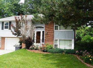 153 Maple Ave N, Slinger, WI 53086