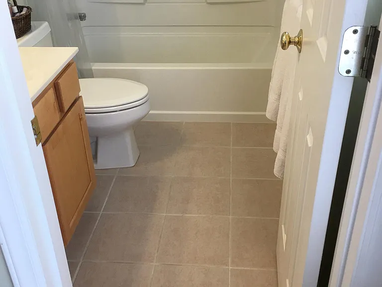 2nd bedroom ensuite.