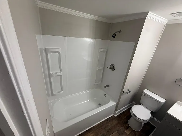 421 Carolina Ave — Photo 4