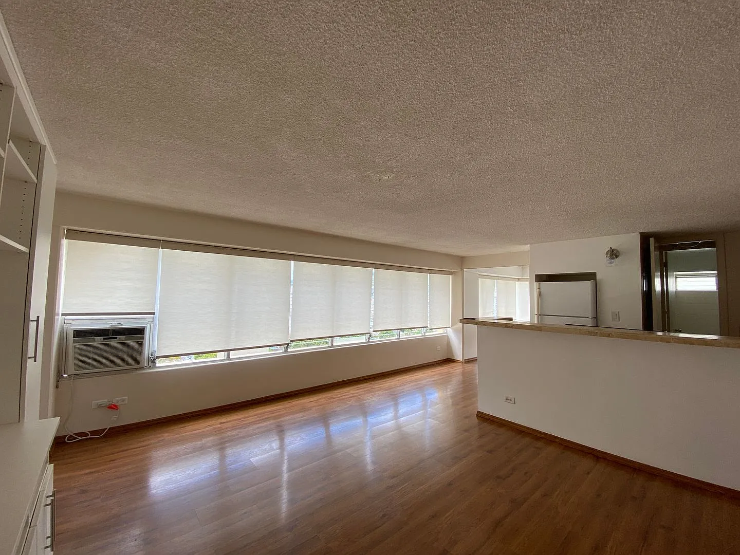For Rent - Regency Tower 2525 Date St. #1305 — Photo 3