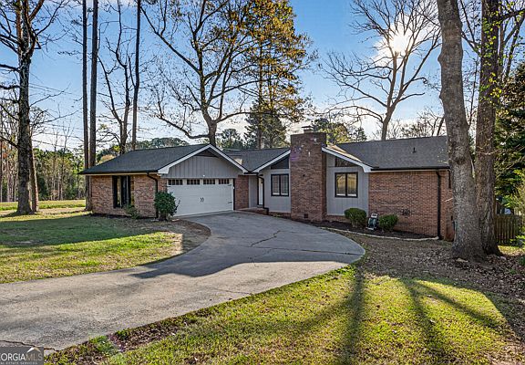 3rd image of 23 Stonewood Forest Rd
