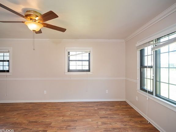 5th image of 39 Oakwood Dr