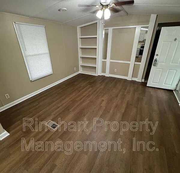 3252 Balkan Dr — Photo 2
