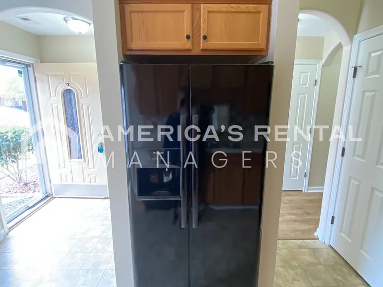 2807 Southwood Ln — Photo 6