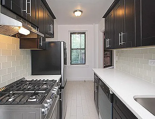 Rented by SW Queens Mezzanine | media 6