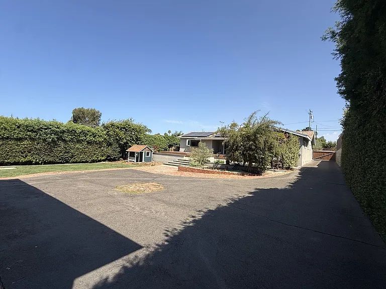 1401 Forest Ave — Photo 33